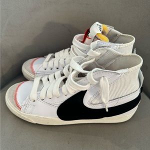 Nike Blazers Mid 77’ Jumbo 9.5M.